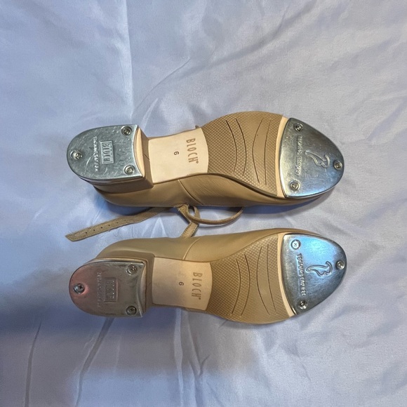 Bloch Tap-in S0302L Tan tap shoes size 6 with straps.  Condition is very good! - Picture 8 of 10